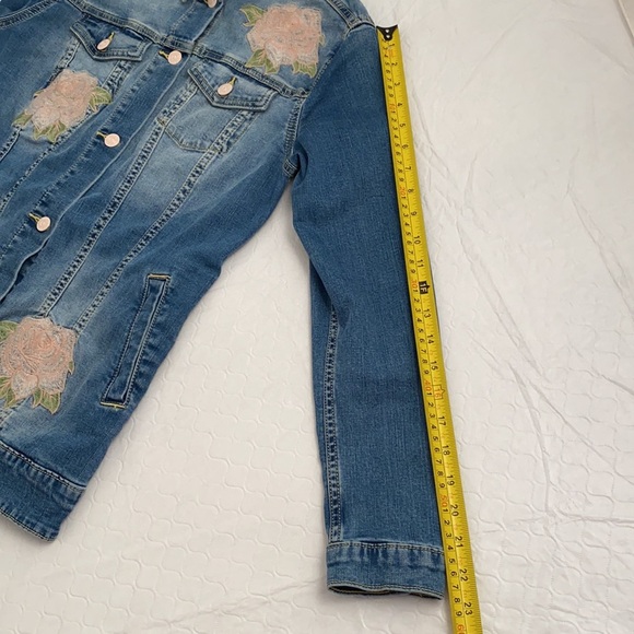 Lularoe Jaxon medium wash blue fitted denim jacket with pink roses - Picture 14 of 14